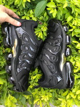 Load image into Gallery viewer, Nike Air VaporMax TN