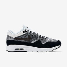 Load image into Gallery viewer, Nike Air Max Sneaker