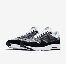 Load image into Gallery viewer, Nike Air Max Sneaker